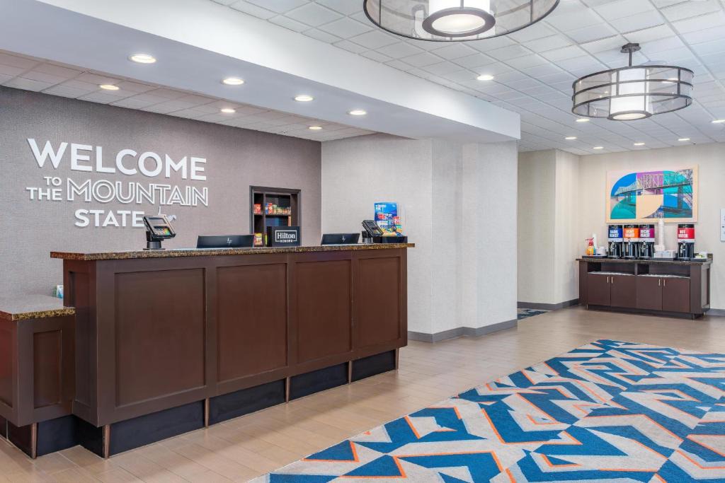 Parkersburg Hotel | Hampton Inn and Suites Parkersburg Downtown