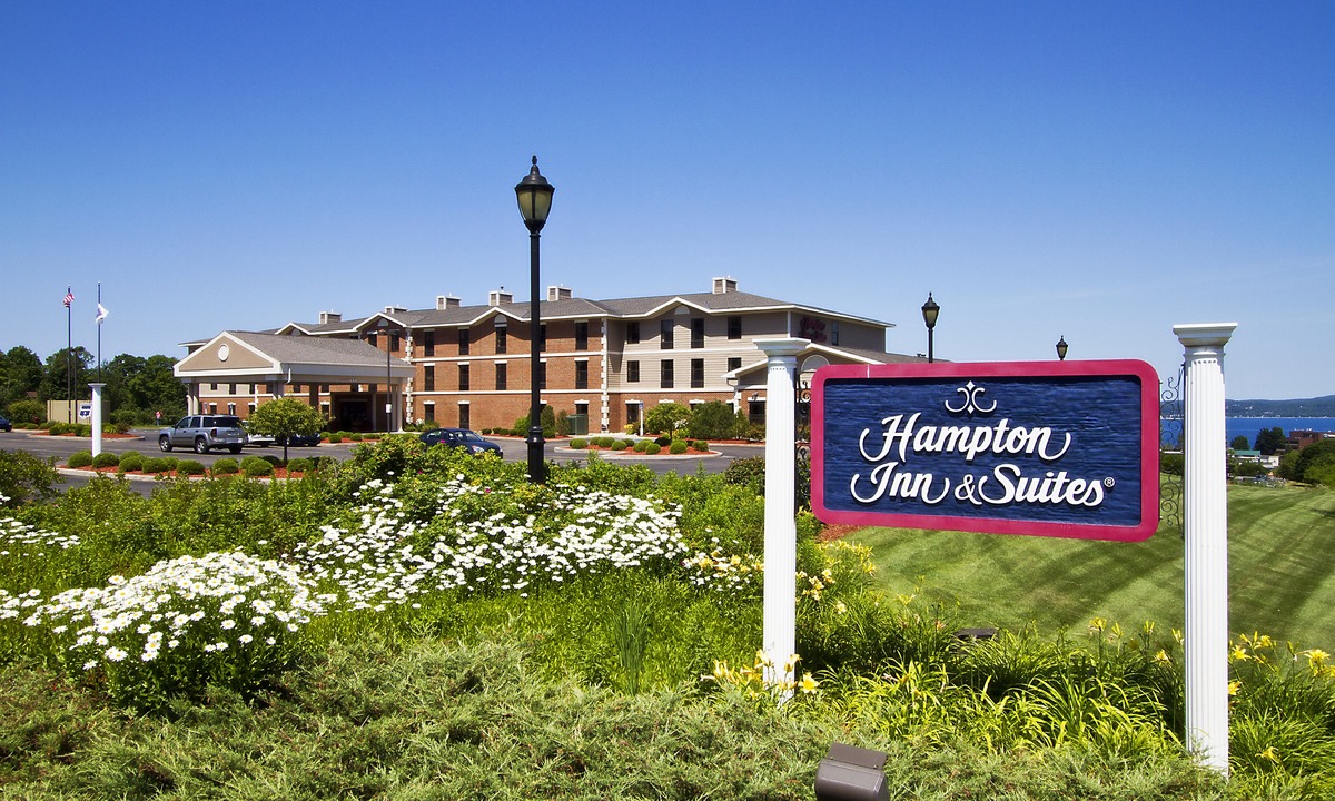 Petoskey Hotel | Hampton Inn & Suites Petoskey