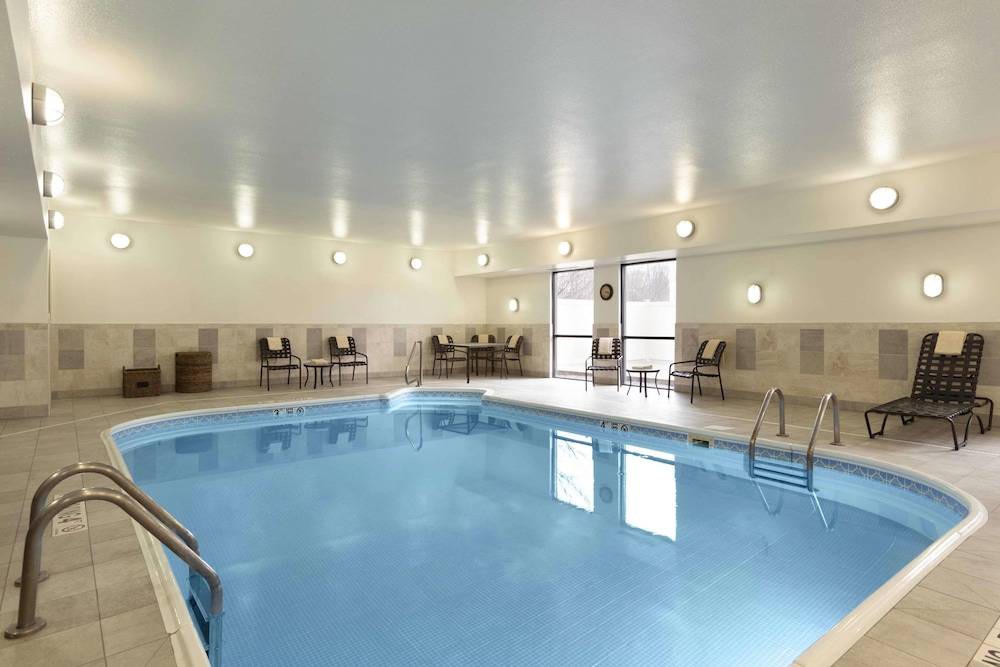 Poland Hotel | Hampton Inn Youngstown/Boardman