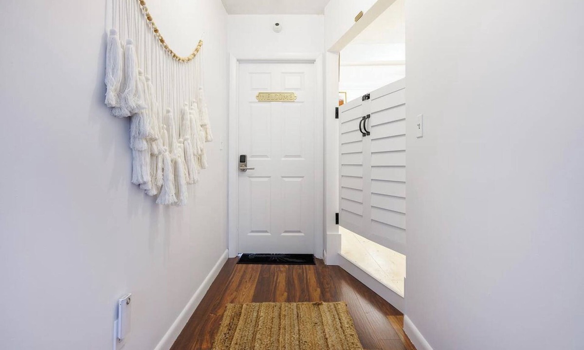 Boothbay Harbor Apartment | Harbor View Apartment, Boothbay Center, Walk to Shops, Restaurants, Footbridge