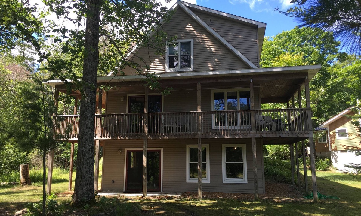 Lake Ann House | Have your first cup of coffee where Lake Ann meets The mouth of The Platte River