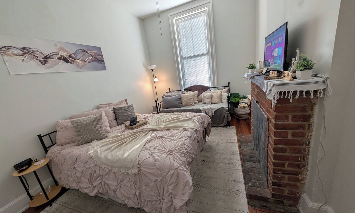 Pendleton Apartment | Heart of OTR -Stadiums, Museums, Nightlife, Casino -Walkable Everywhere Cinci