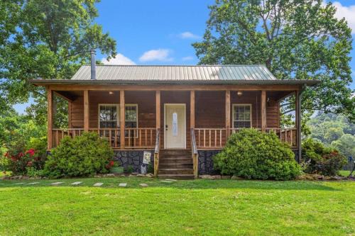 Beattyville House | Heavenly Hideaway- Hot Tub, Firepit, Covered Patio