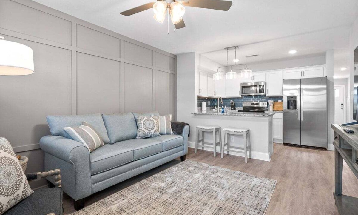 Clarksville House | Henry Place Boulevard
