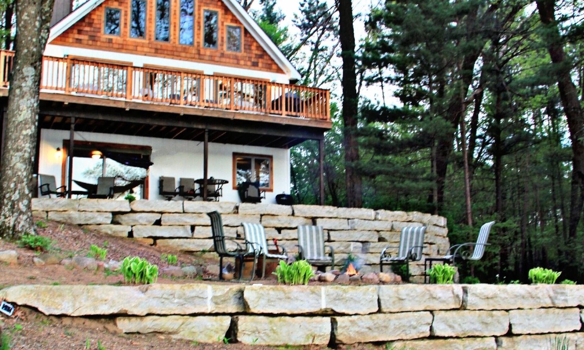 Pine River Cabin | Hidden Gem - Cozy Private Chalet on Full Rec Lake!
