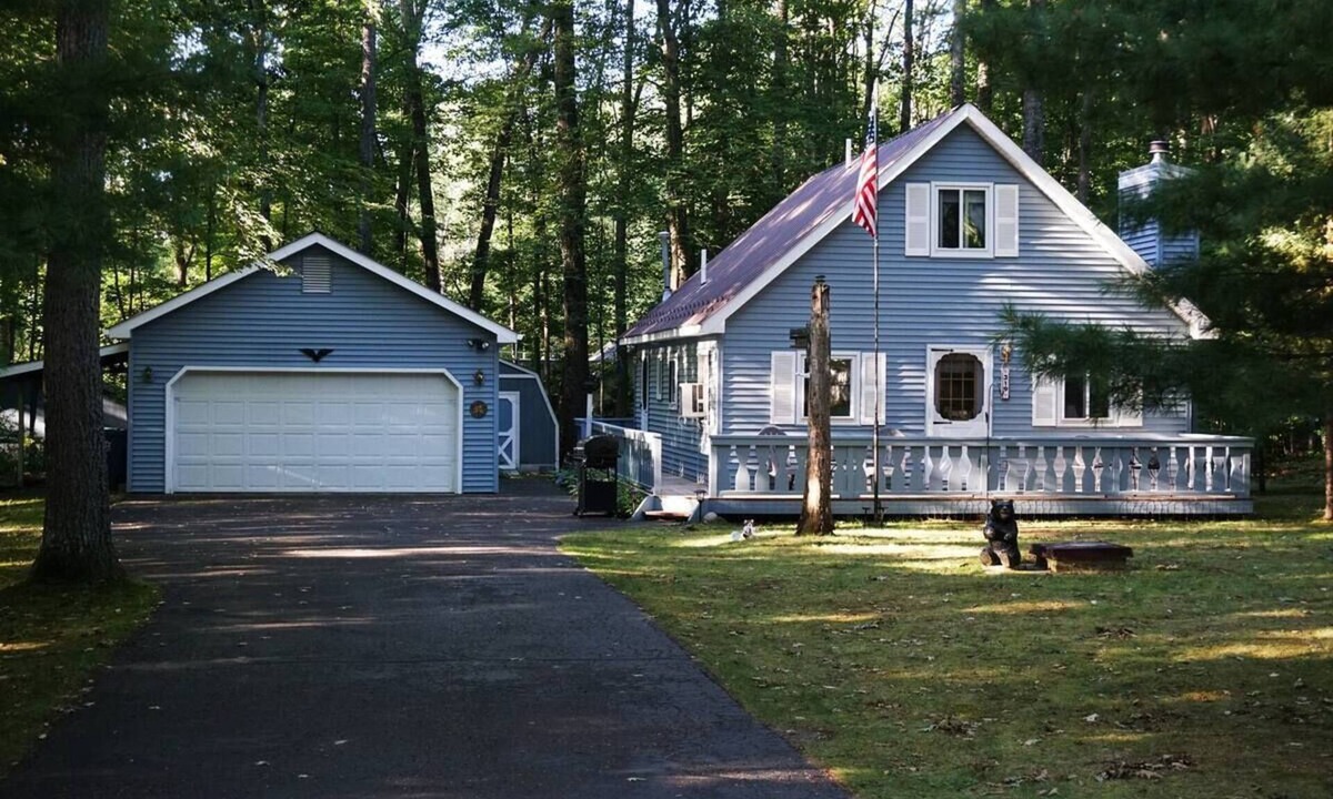 Higgins Lake Ski Chalet | Higgins Lake @ The Blue Chalet