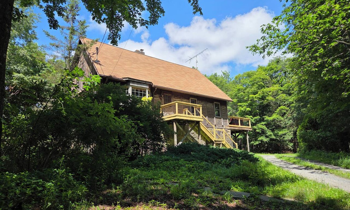 Roaring Branch House | Highlands Hideaway - Secluded 4BR Forest Gem