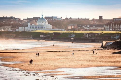 Whitley Bay Apartment | Hightide Seaside Apartment with Beach & Spanish City Views