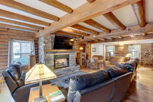 Bloomington House | Hike, Fish & Boat Nearby! Bloomington Family Cabin