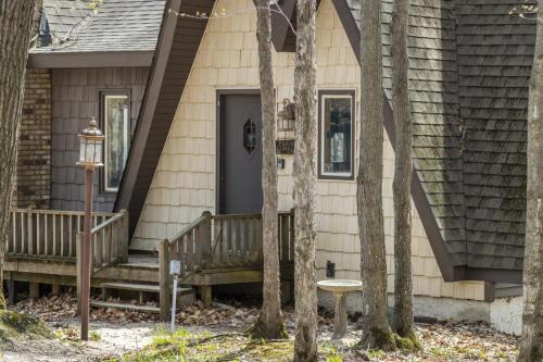 Bellaire House | Hillside Chalet at top of Schuss