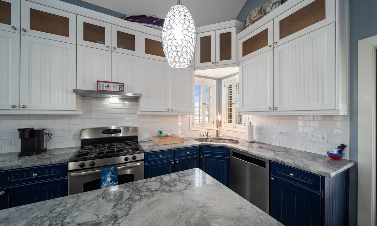 Zenda House | Hillside House Lake Geneva