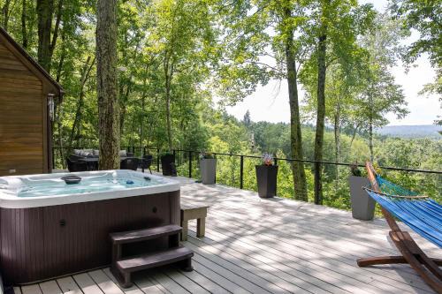 New Marlborough House | Hilltop Escape with Views & Hot Tub