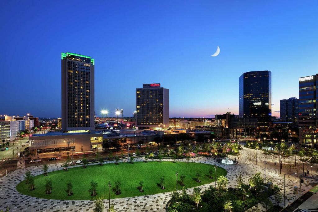 Downtown St. Louis Hotel | Hilton St. Louis at the Ballpark