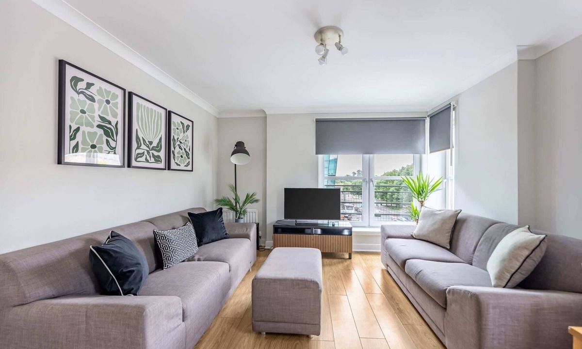 Old Town Apartment | Historic 2BR Flat on the Royal Mile - Old Town Gem
