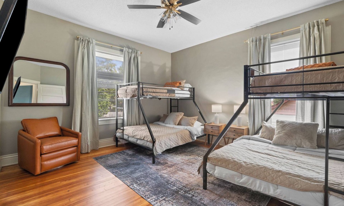 Elizabethtown House | Historic 5-bedroom house in downtown Etown