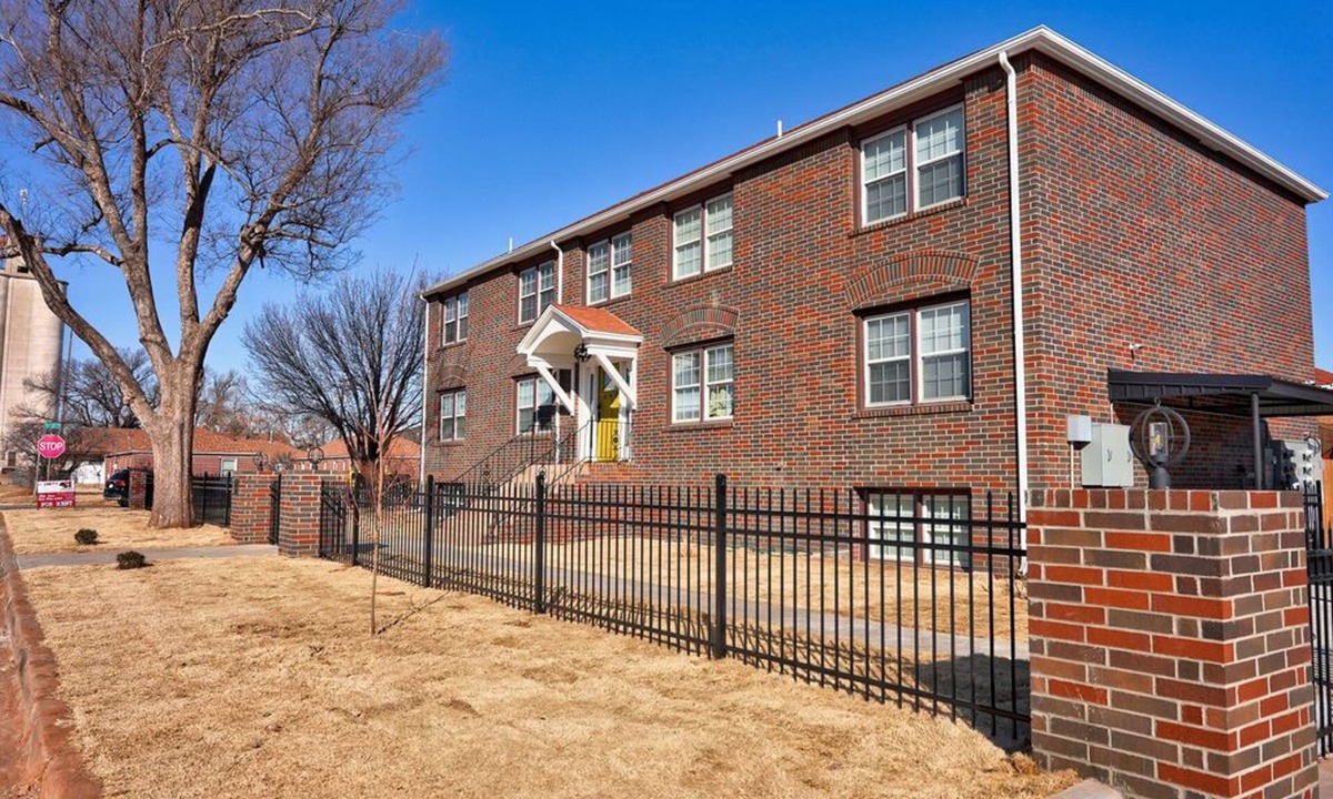 Woodward Apartment | Historic 6 Unit Fully Furnished All Inclusive Apartment Building