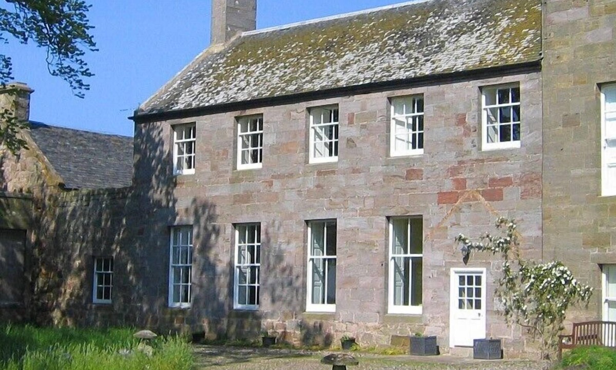 Anstruther House | Historic and spacious farmhouse wing near Crail