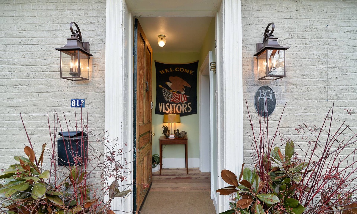 Woodward Heights Cottage | Historic JC Cock House - Downtown Lexington KY
