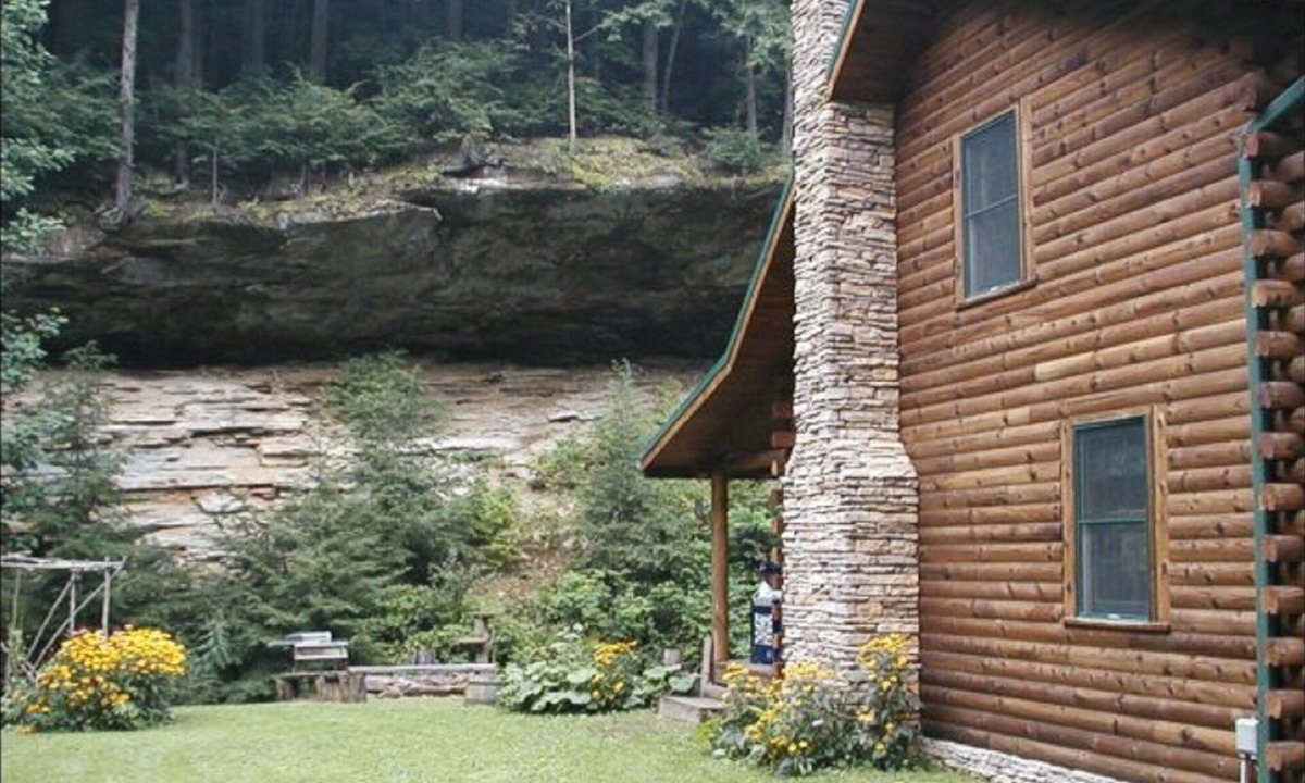 Logan Cabin | Hocking Hills Log Cabin in the Woods facing Rock formation