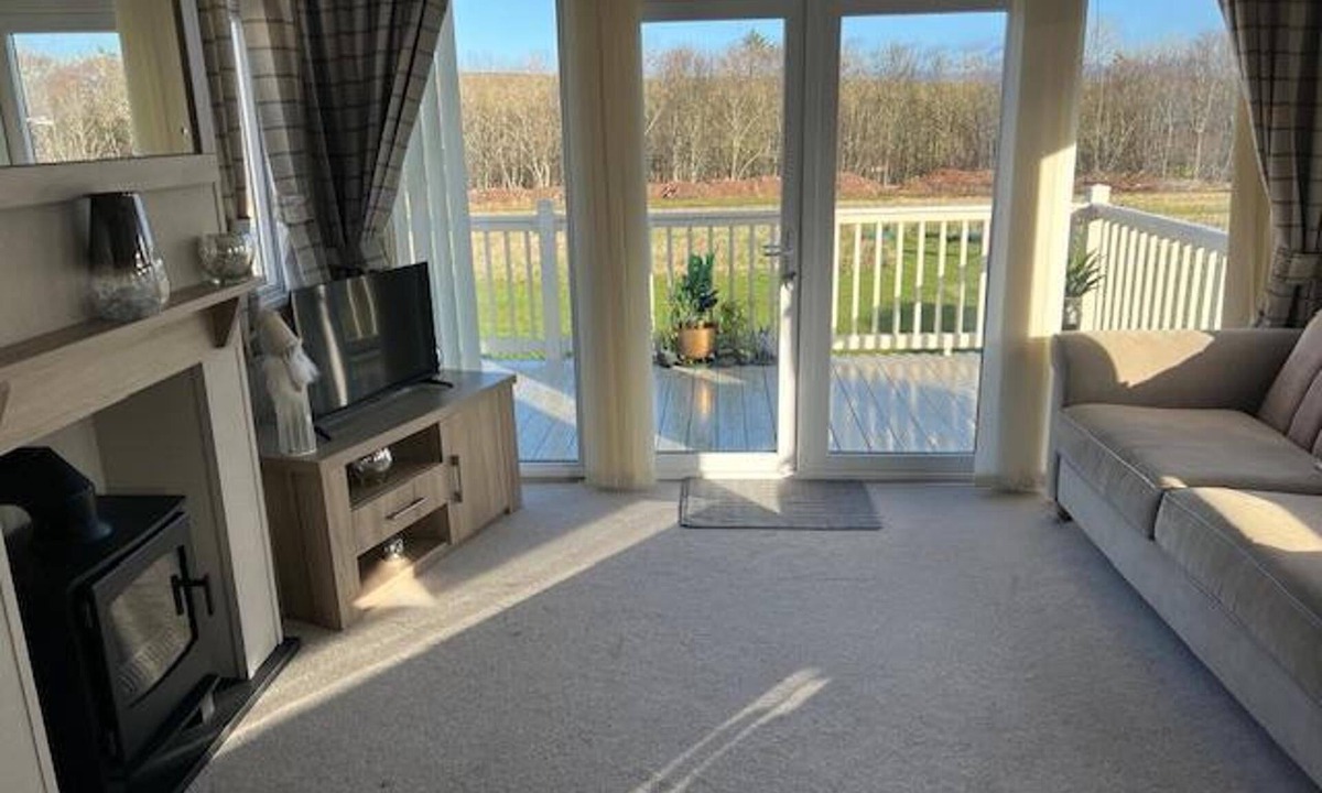 Dunbar Cabin | Holiday Cabin Sleeps 5, Pets, Edinburgh Festival
