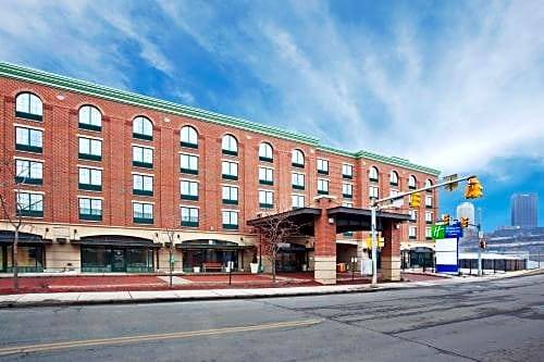 South Side Flats Hotel | Holiday Inn Express Hotel & Suites Pittsburgh-South Side, an IHG Hotel