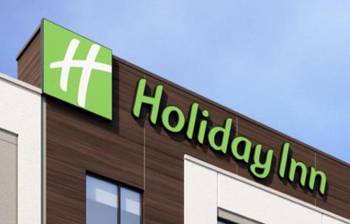 North Olmsted Hotel | Holiday Inn Cleveland Airport West by IHG