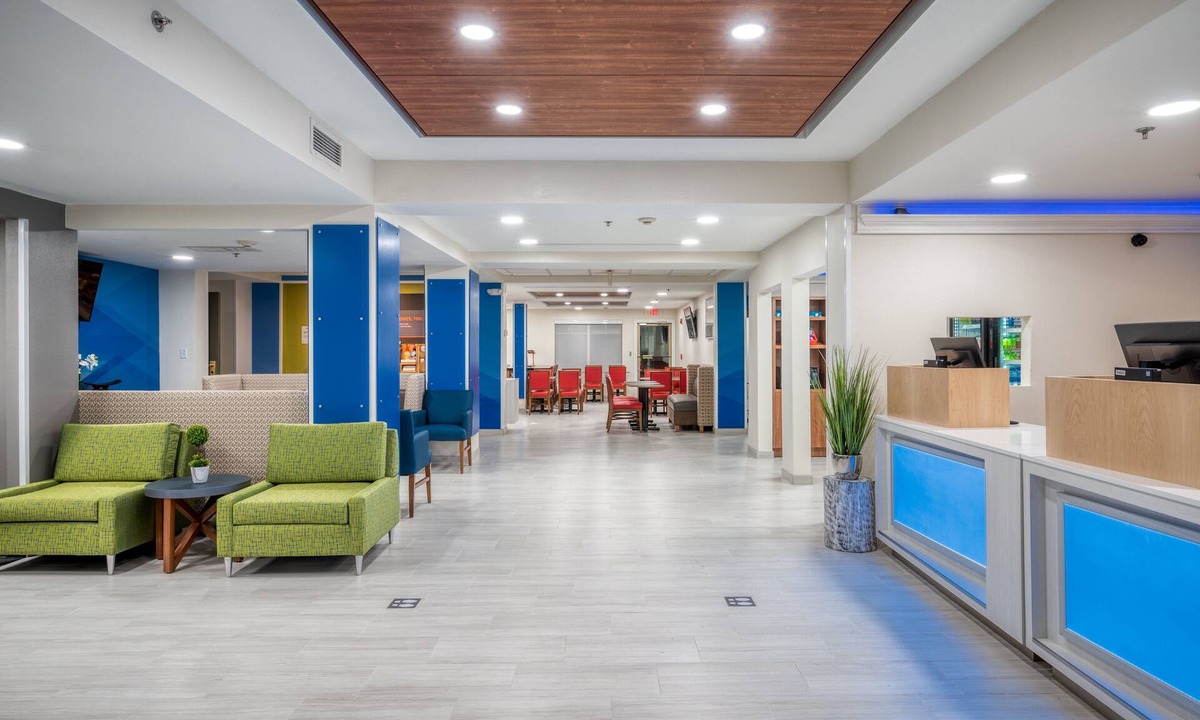 Greenville Hotel | Holiday Inn Express Hotel & Suites Greenville by IHG