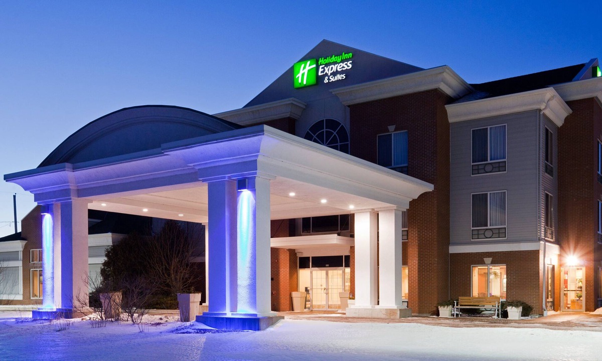 Superior Hotel | Holiday Inn Express & Suites Superior, an IHG Hotel