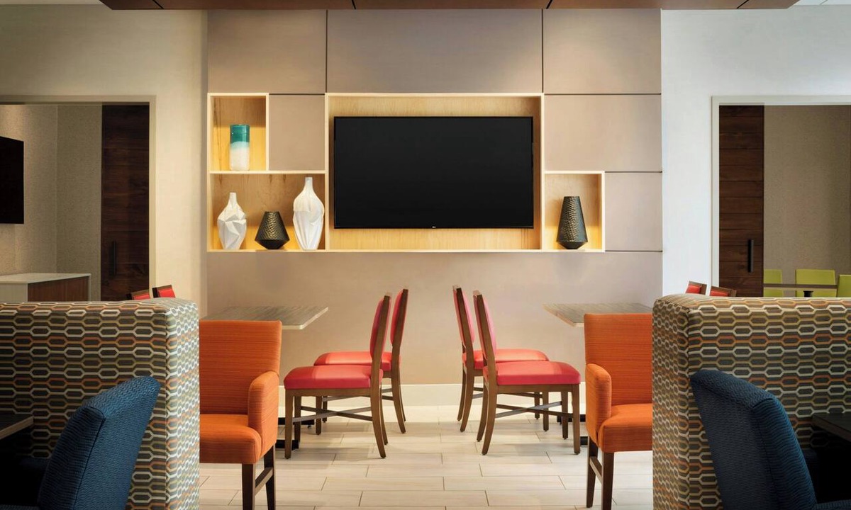 La Grange Hotel | Holiday Inn Express & Suites La Grange by IHG