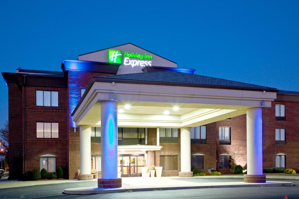 Shelbyville Hotel | Holiday Inn Express & Suites Shelbyville by IHG