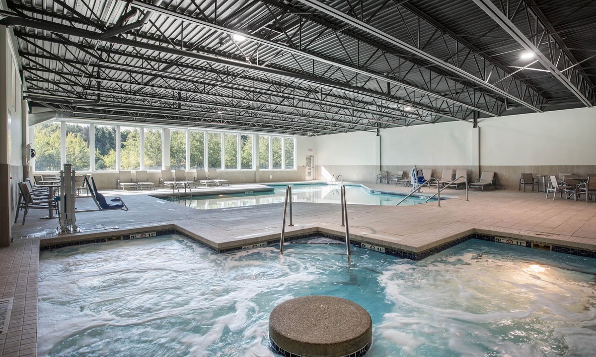 Ludington Hotel | Holiday Inn Express & Suites Ludington by IHG