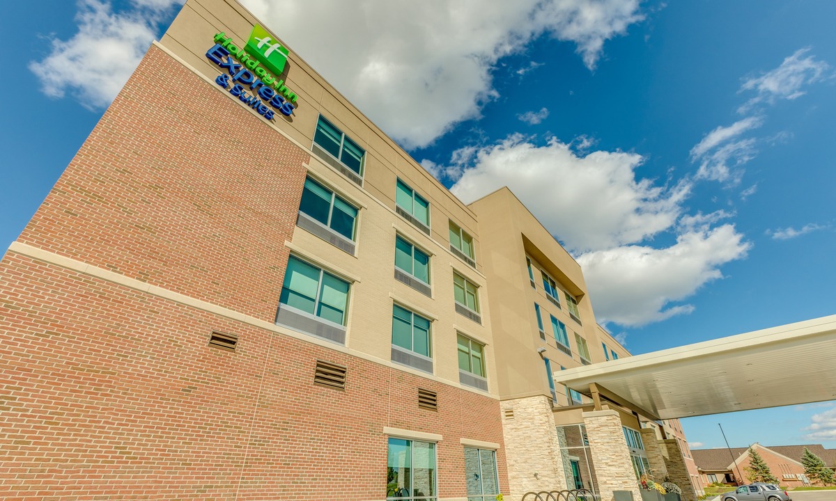 Okemos Hotel | Holiday Inn Express & Suites - Okemos - University Area, an Ihg Hotel
