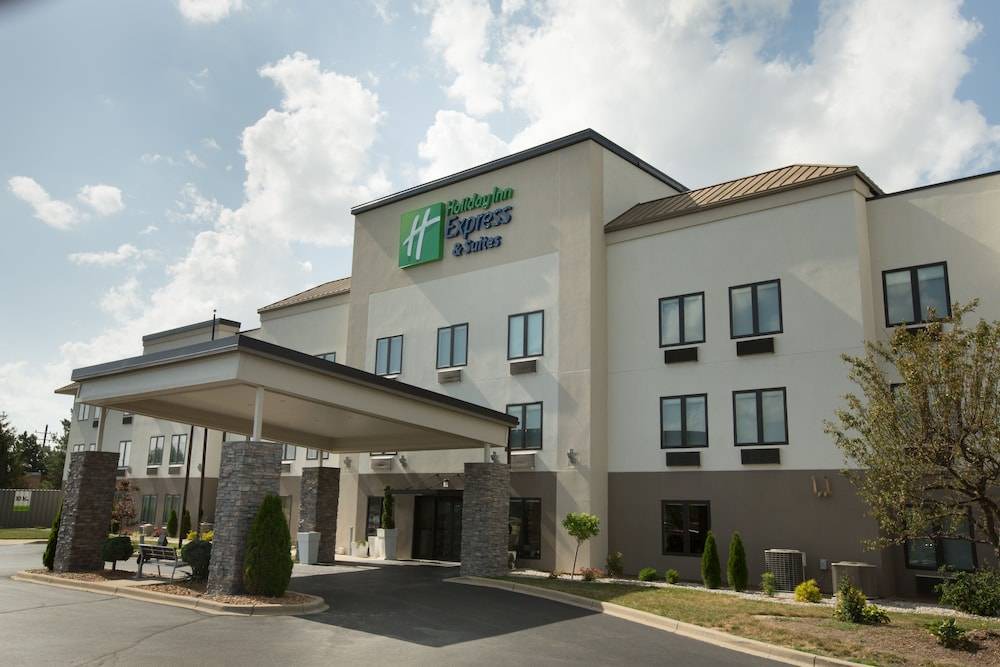 Madison Hotel | Holiday Inn Express Hotel & Suites Madison, an IHG Hotel