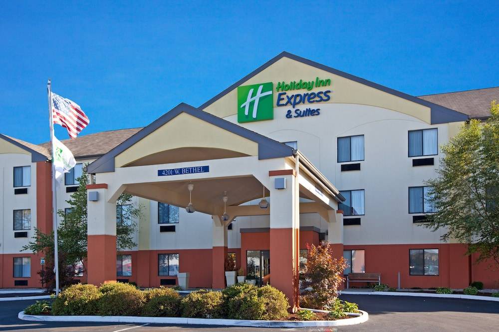 Muncie Hotel | Holiday Inn Express & Suites - Muncie, an IHG Hotel