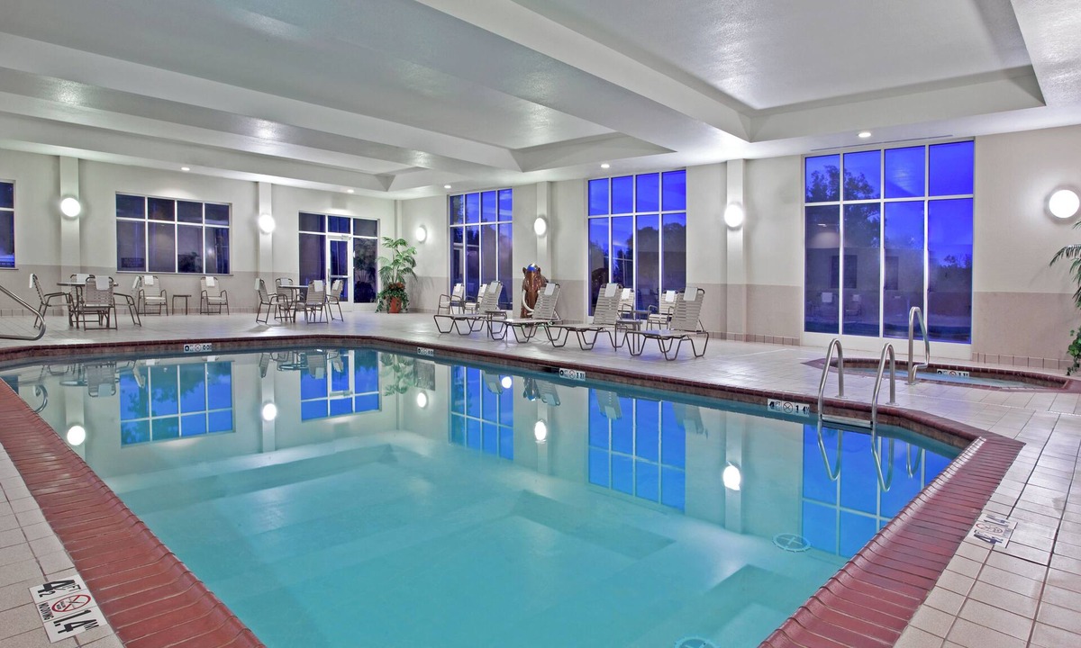 Fort Wayne Hotel | Holiday Inn Purdue - Fort Wayne by IHG