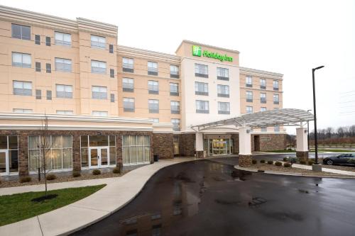 Kalamazoo Hotel | Holiday Inn & Suites Kalamazoo West