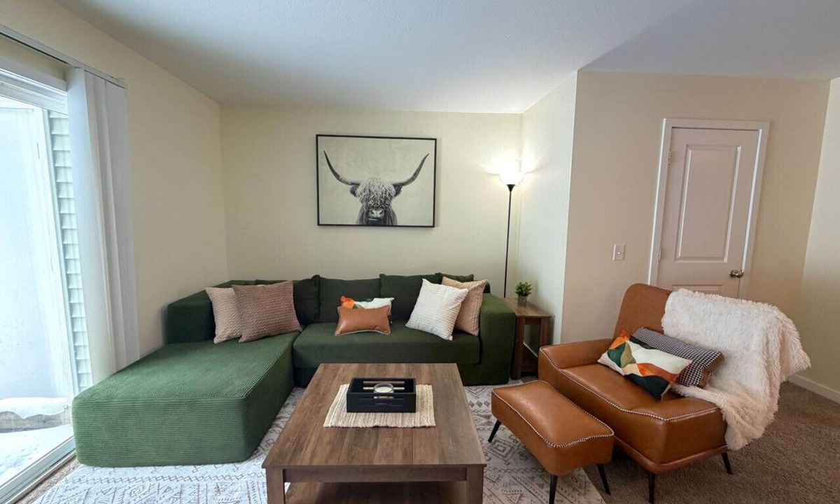 Holiday Hills Villa | Holiday Village Townhomes – Unit 2