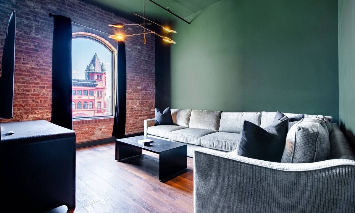 Downtown Louisville Apartment | Hollyhock Suite 505: 2 beds/1 bath