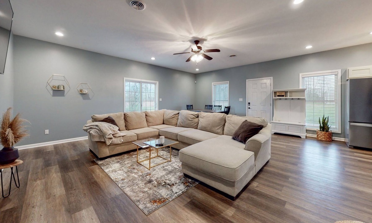 Hopkinsville Cottage | Home on 10 acres + private lake!