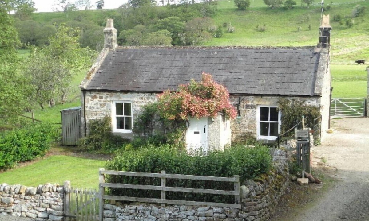 Hallington Cottage | HONEYSUCKLE COTTAGE (WARK ON TYNE), family friendly in Wark