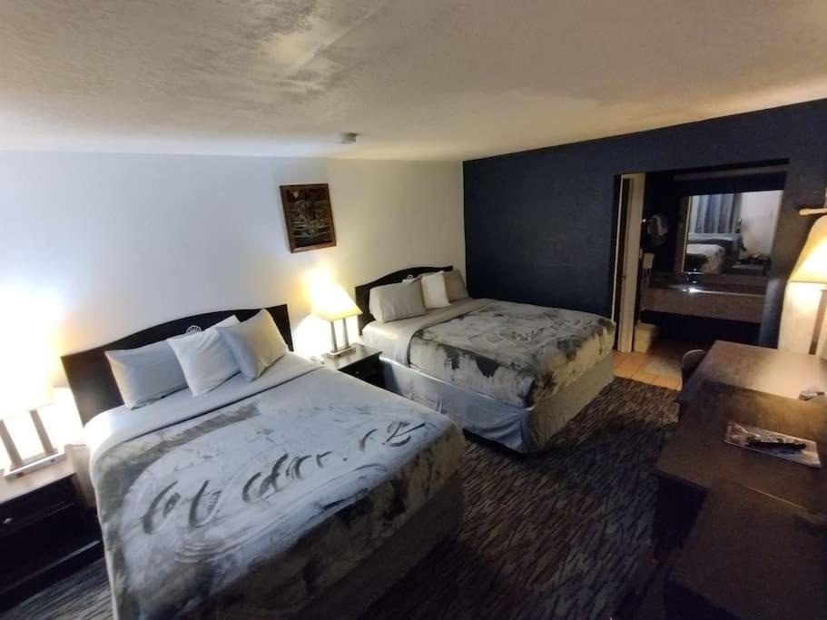 Stillwater Apartment | Hotel 2 Queen Beds Hotel Room 126 Wi-Fi Booking