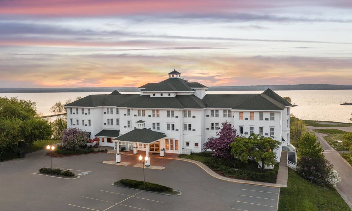 Ashland Hotel | Hotel Chequamegon, BW Signature Collection