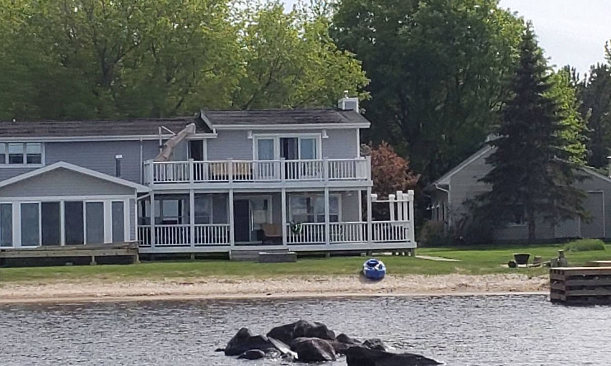 Ranier House | Huge beach front family-friendly dream house