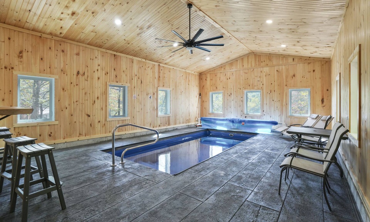 Rockbridge Cabin | Hummingbird Lodge at Big Pine Retreat, Indoor Pool