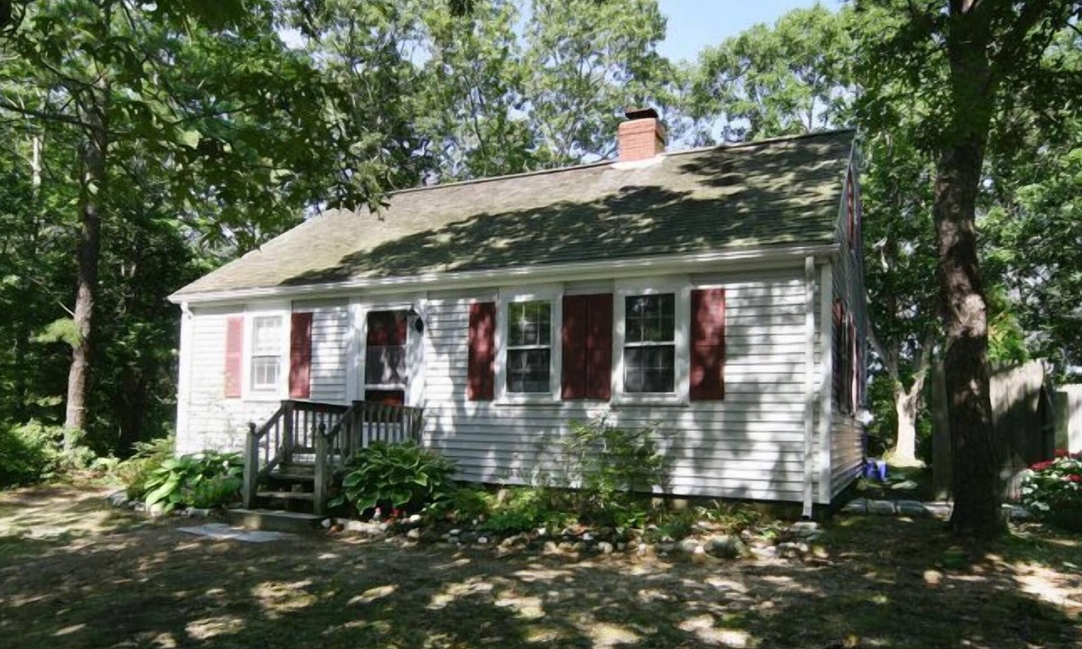 Hyannis Port House | Hyannis Port Cape-Style Cottage. Short Walk to 3 Sandy Ocean Beaches!