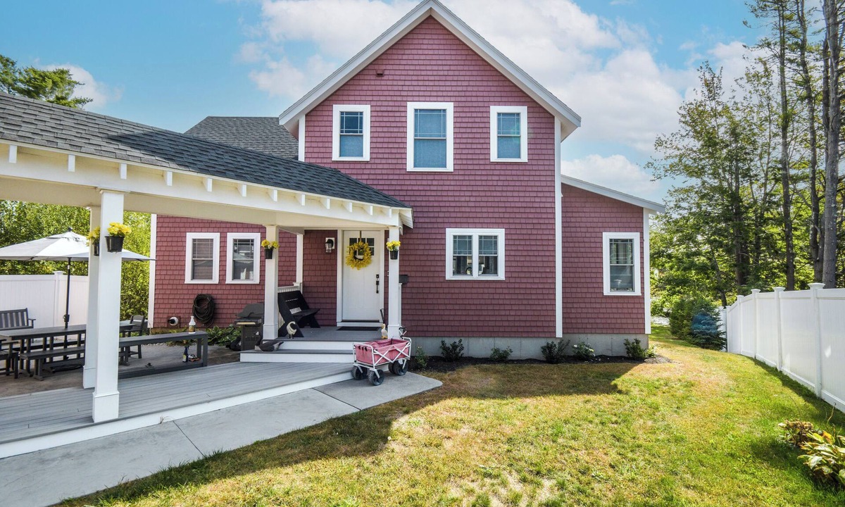 York Beach House | Ice Pond Cottage at Short Sands Beach