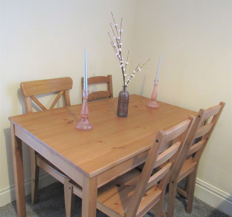 Heaton House | Ideal Properties Spacious House Heaton