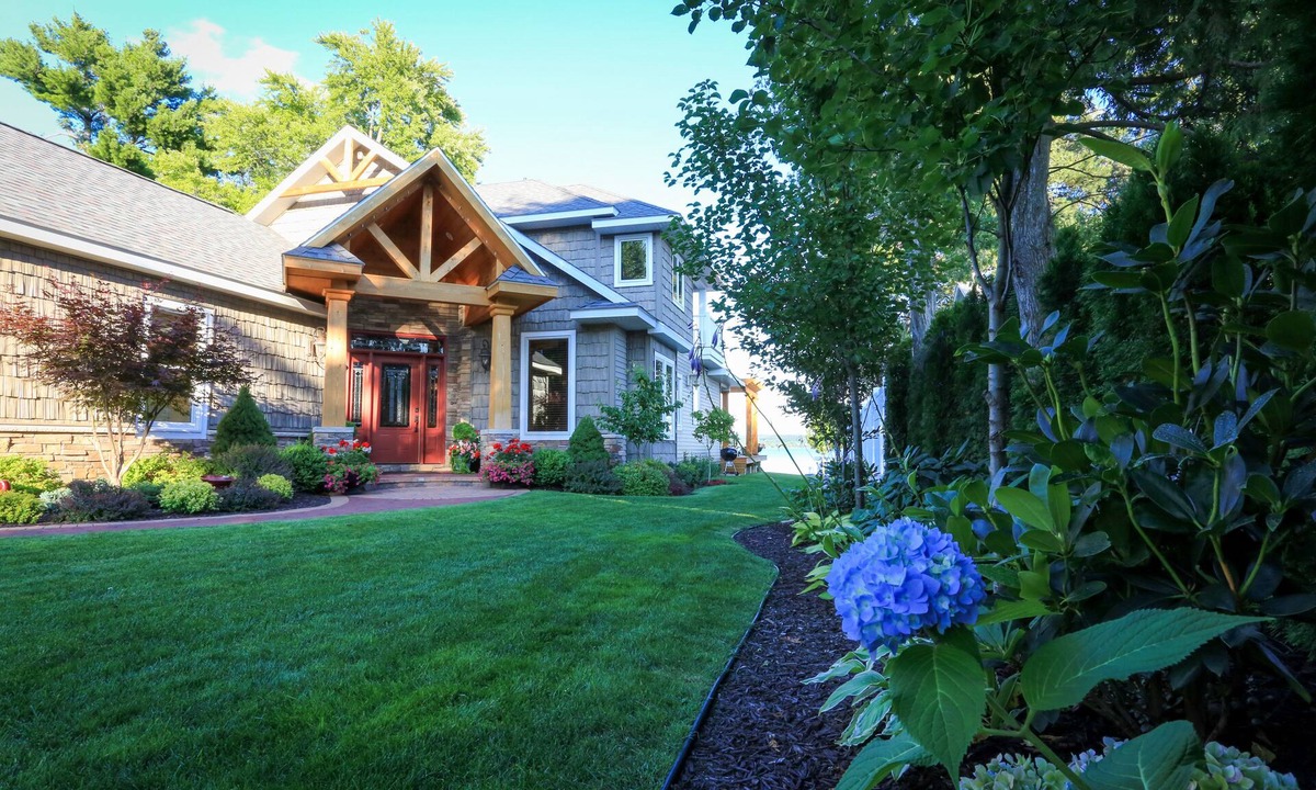 Cedar House | Immaculate Lake Leelanau home. June 22-27 is available, with a min. of 4 days.