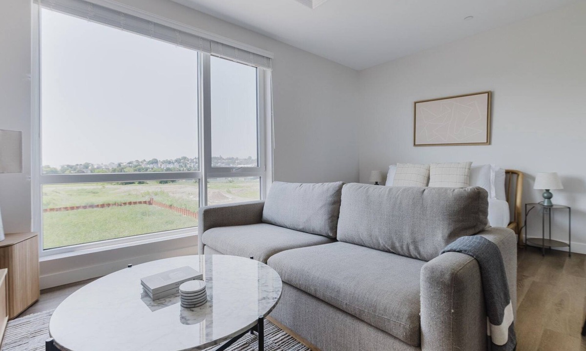 Revere Apartment | Impeccable Revere Studio w/Firepit, Spa, W/D, A/C & Gym, by Blueground