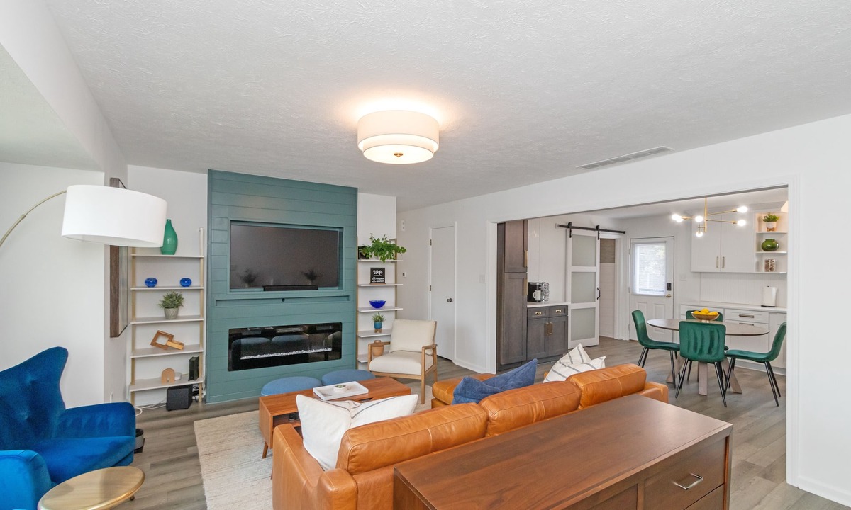 Carmel House | In the heart of downtown Carmel, 3BD/2BA 30-day minimum stay. Dog Friendly!